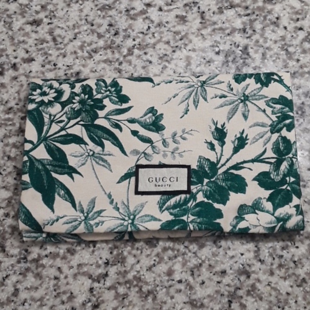 GUCCI Bloom Clutch Pouch Makeup Cosmetic BAG NEW